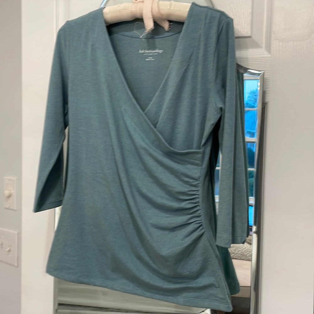 Soft Surroundings Shapley Surplice 3/4 Sleeve Top Size Small (EUC)